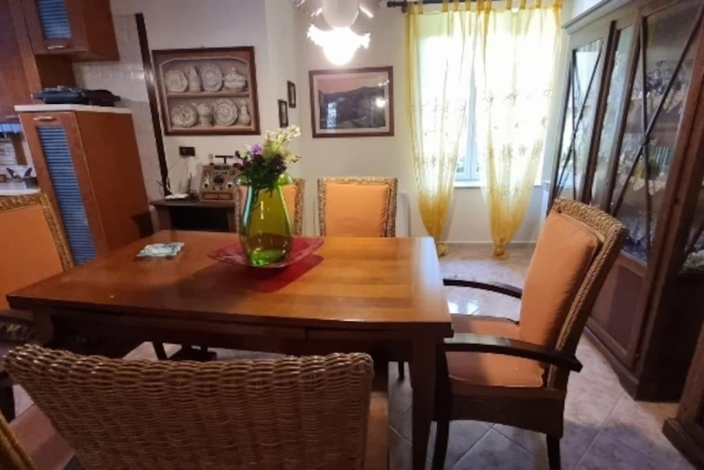 Villa Rita Giugliano In Campania Eksteriør billede